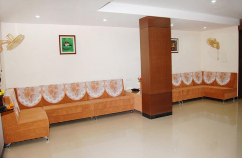 Balaji Grand Hotel Kākināda Exterior foto